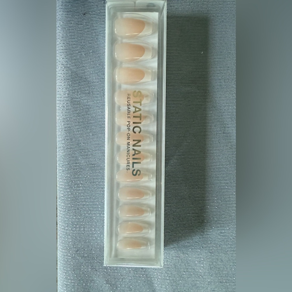 NIB Static Nails Reusable Pop On Manicure False Nails Press On French Manicure